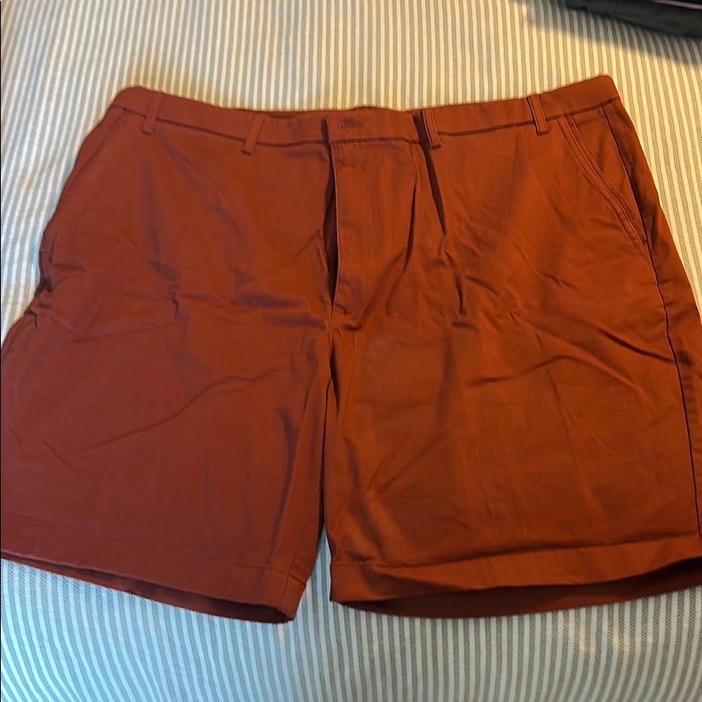 NWOT Roundtree & Yorke Mens Russet color Flat Front Shorts 48 Washed never Worn